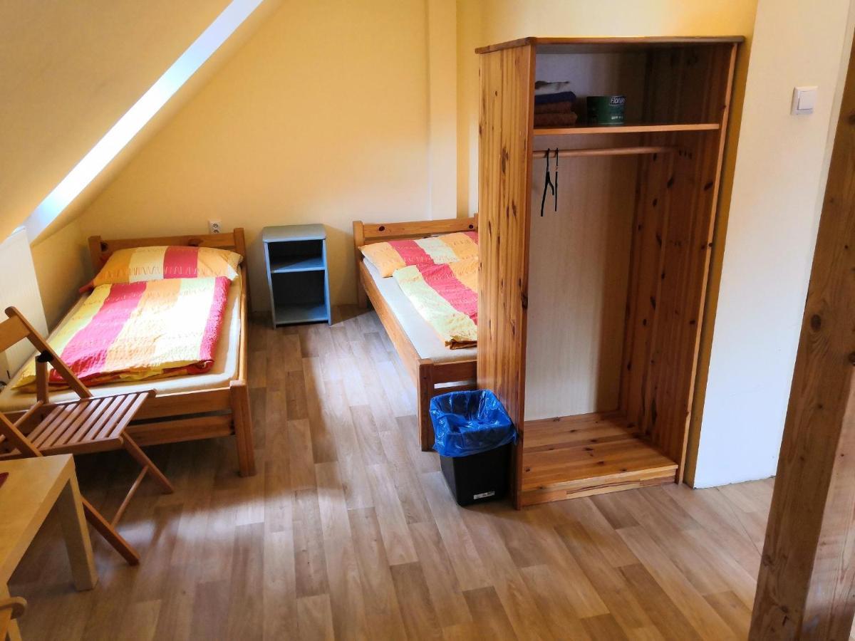 Hostel Skautsky Dom บันสกา ชีอาว์นีซา ภายนอก รูปภาพ