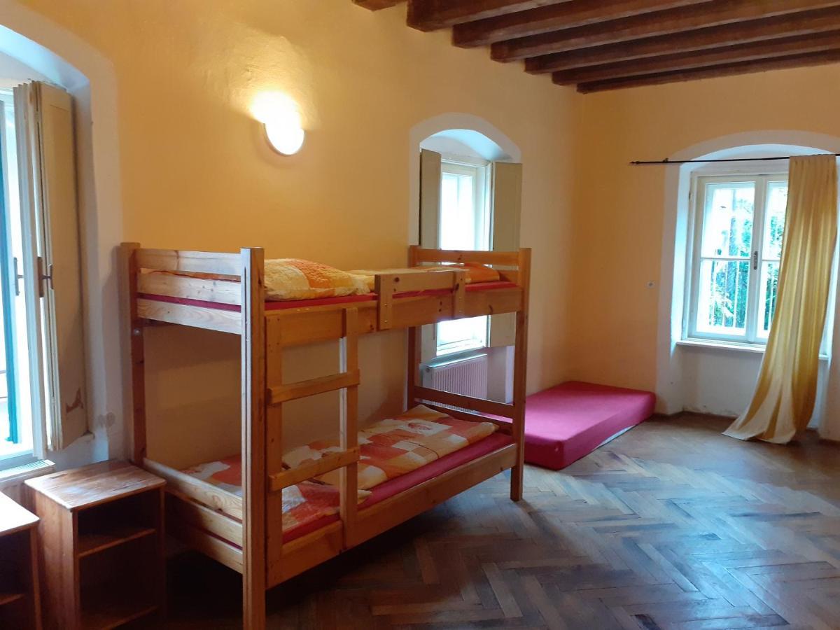 Hostel Skautsky Dom บันสกา ชีอาว์นีซา ภายนอก รูปภาพ