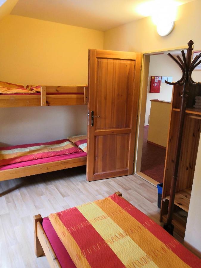 Hostel Skautsky Dom บันสกา ชีอาว์นีซา ภายนอก รูปภาพ