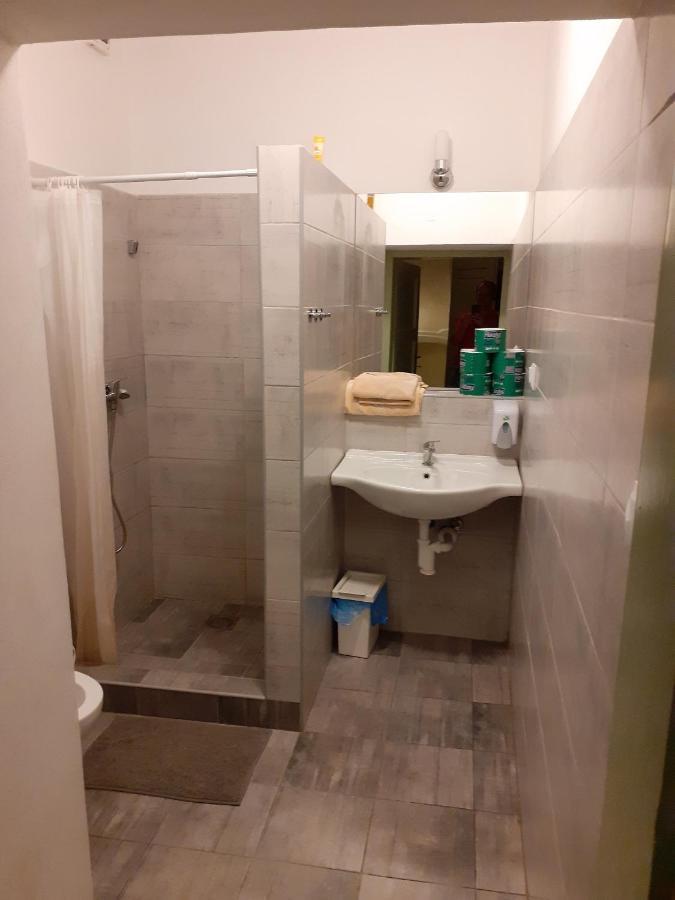 Hostel Skautsky Dom บันสกา ชีอาว์นีซา ภายนอก รูปภาพ