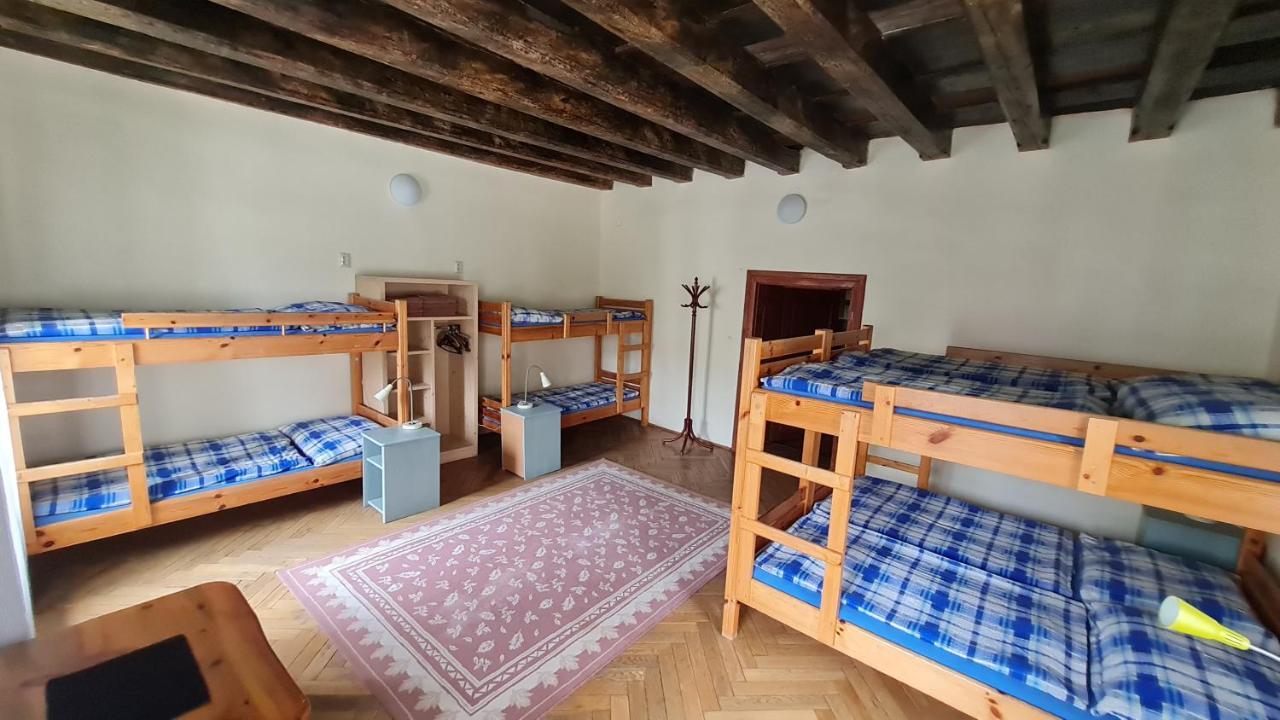 Hostel Skautsky Dom บันสกา ชีอาว์นีซา ภายนอก รูปภาพ