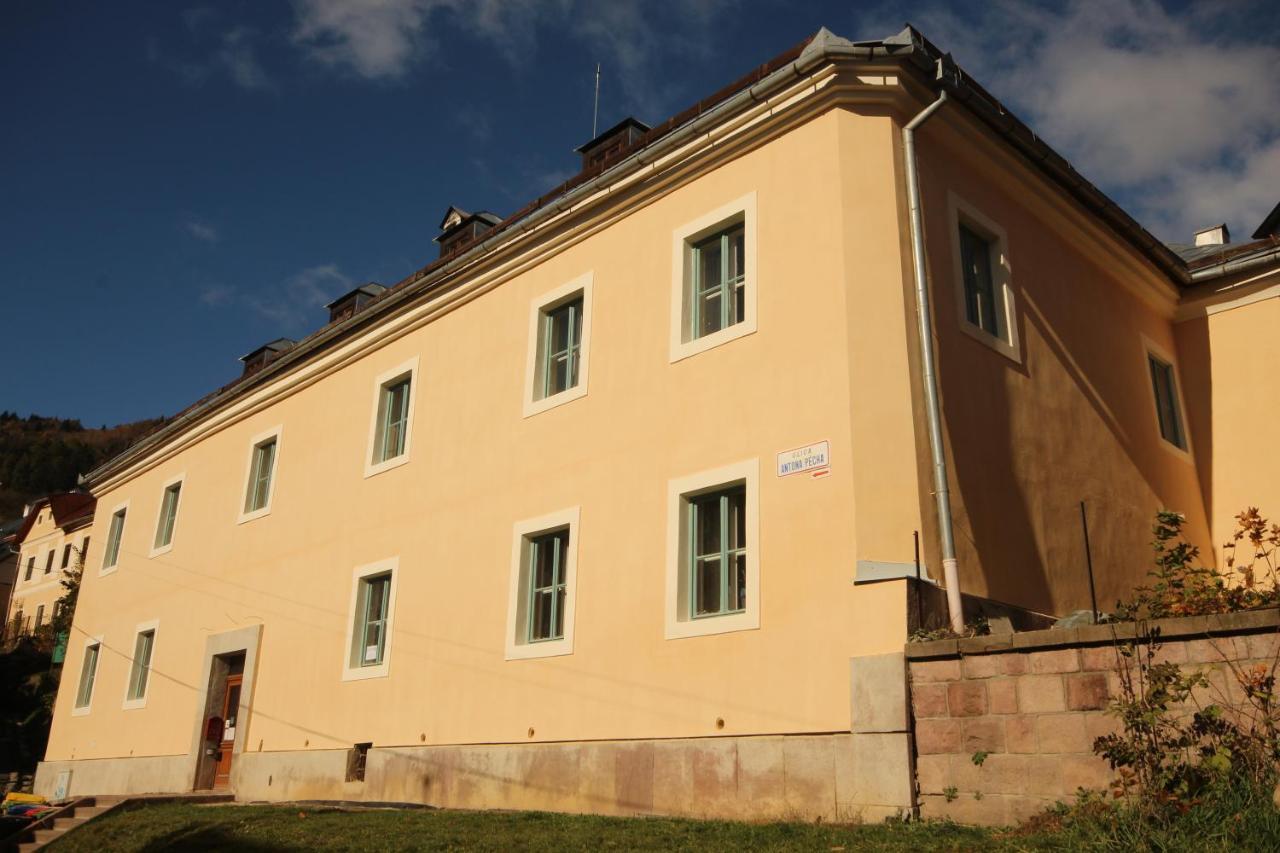 Hostel Skautsky Dom บันสกา ชีอาว์นีซา ภายนอก รูปภาพ
