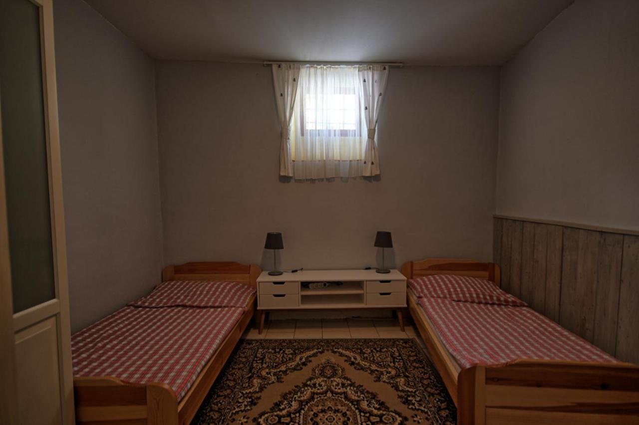 Hostel Skautsky Dom บันสกา ชีอาว์นีซา ภายนอก รูปภาพ