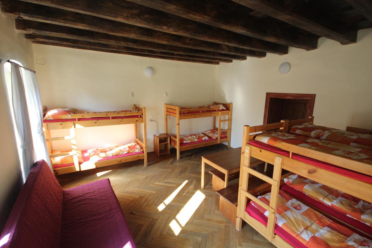 Hostel Skautsky Dom บันสกา ชีอาว์นีซา ภายนอก รูปภาพ